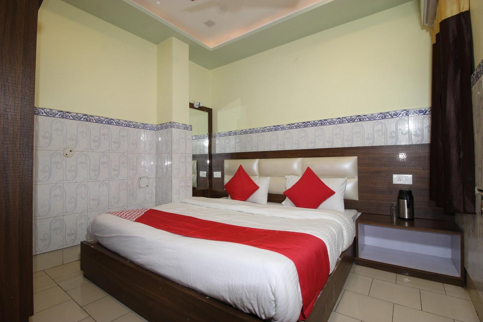 OYO 37795 Hotel Blue Diamond Varanasi Exterior foto