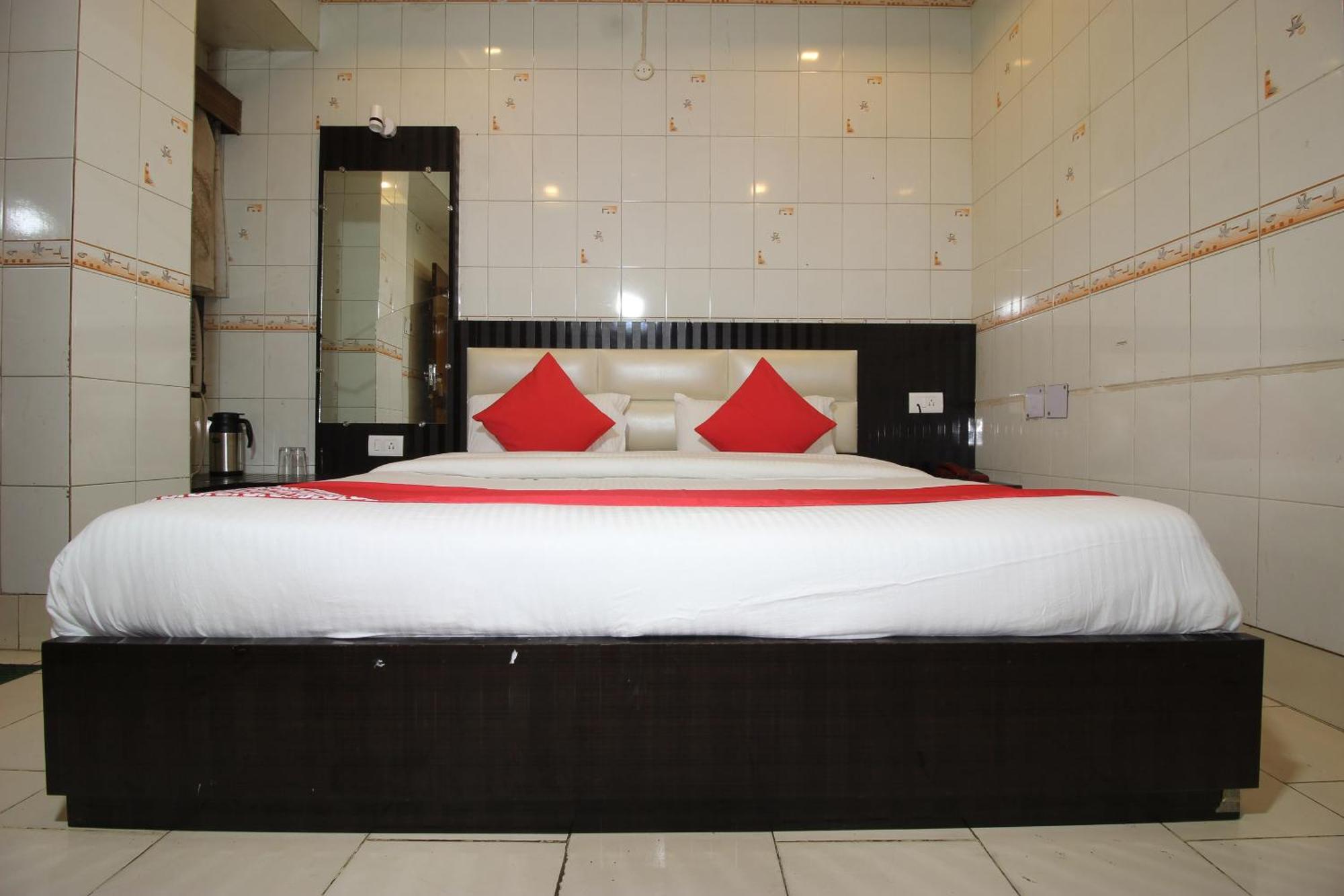 OYO 37795 Hotel Blue Diamond Varanasi Exterior foto