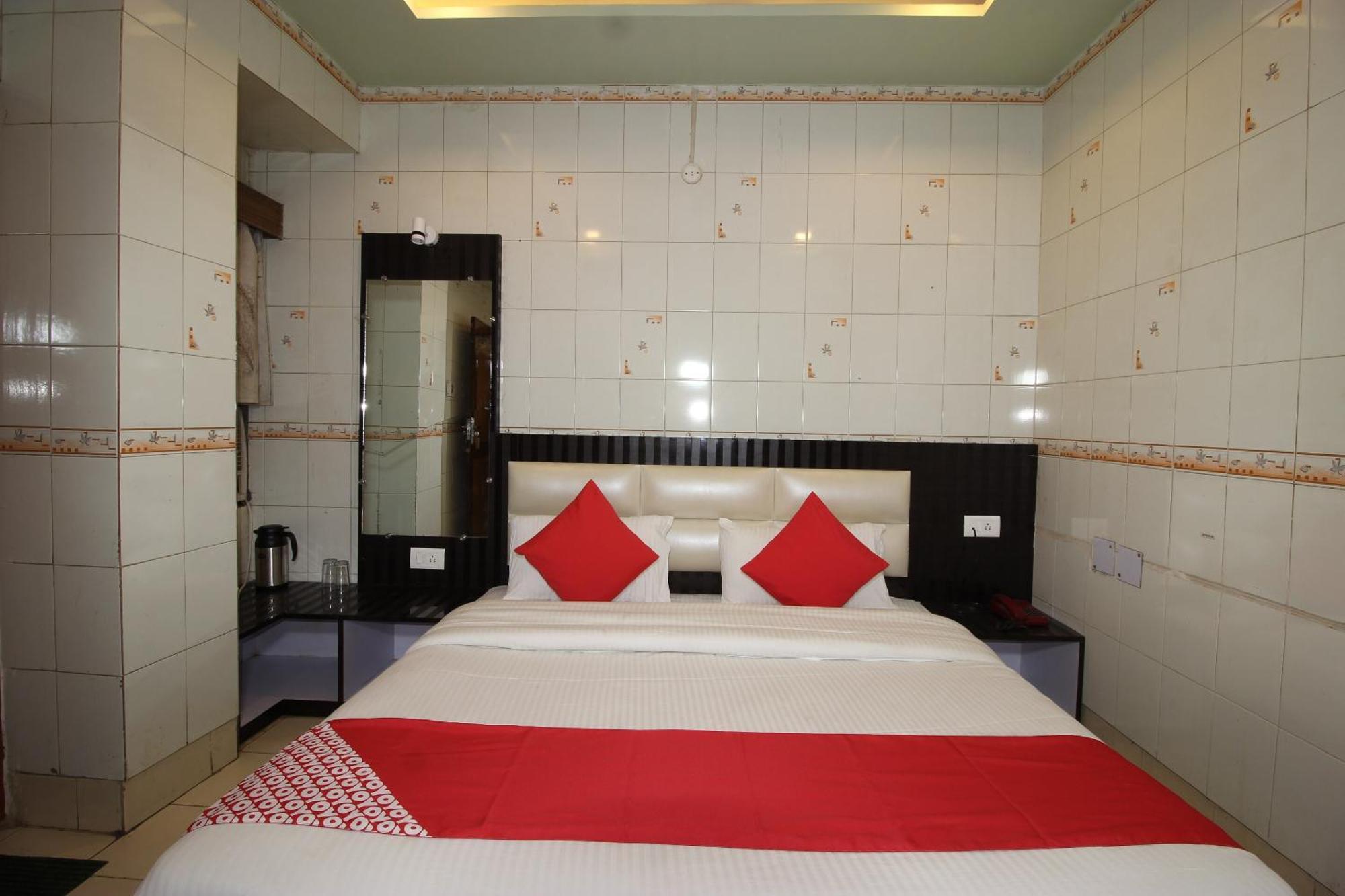 OYO 37795 Hotel Blue Diamond Varanasi Exterior foto